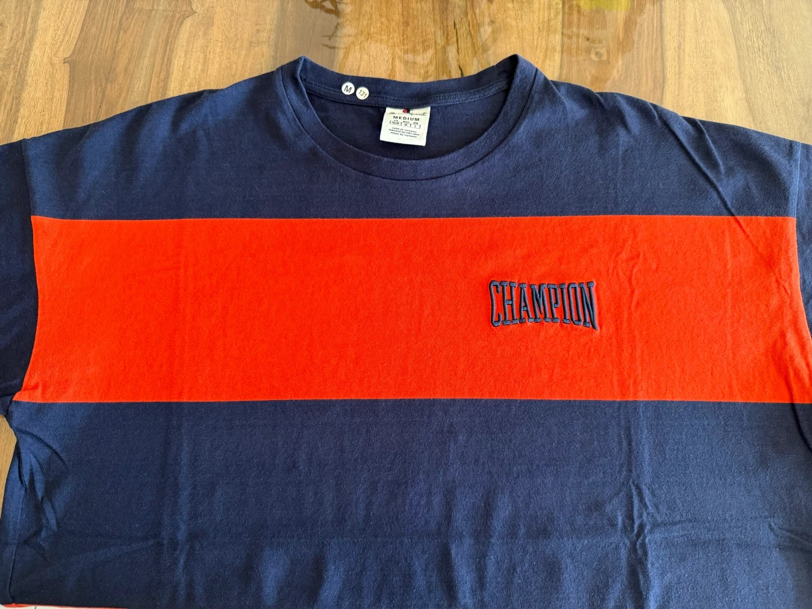 Heren T-shirt Champion M Oversize – Marineblauw Rood – Geborduurd – Zeer Goede Staat – photo 5